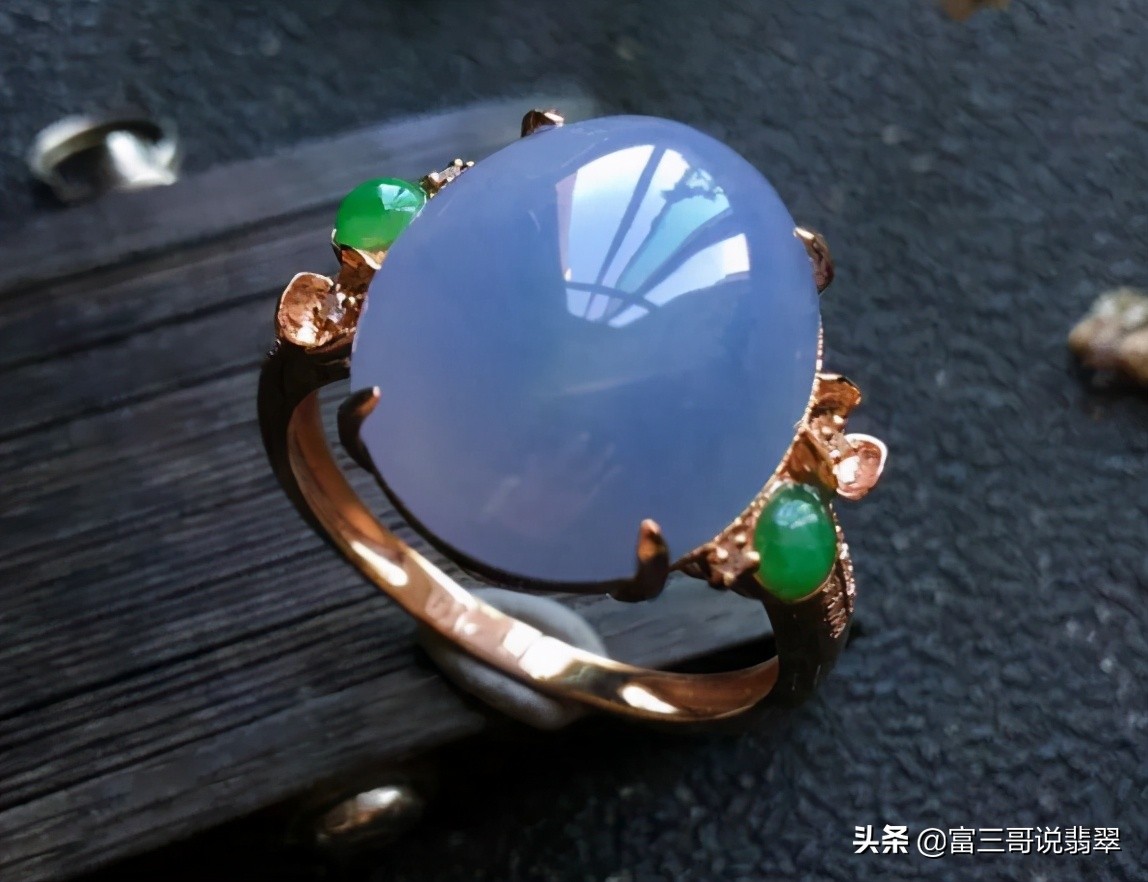 行家详解女人必不可少的紫色翡翠，分得清才能买得好