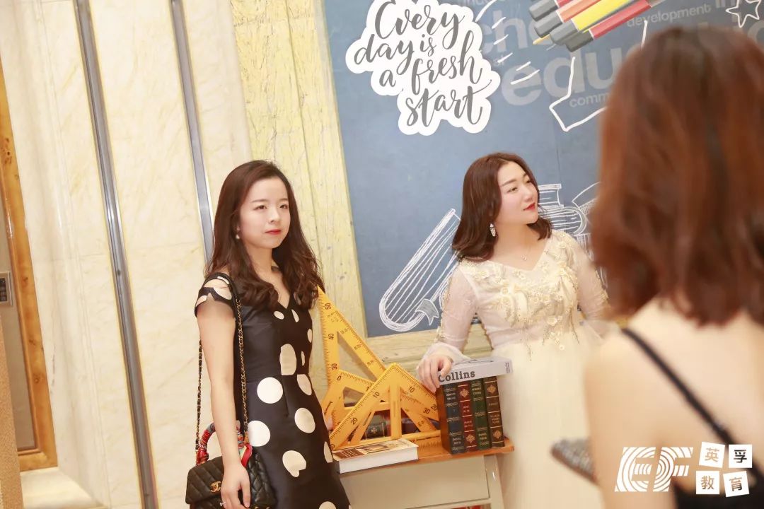 鑻卞瓪澶哄啝,鑻卞瓪娲诲姩鍥為【