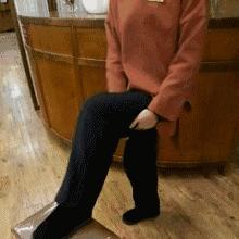 女人年过40岁睡前做这4个动作,排湿气治失眠,预防提前闭经