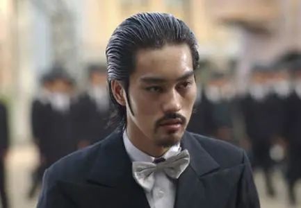 还记得《功夫》里的斧头哥吗?为儿子取名陈真,延续自己的武侠梦