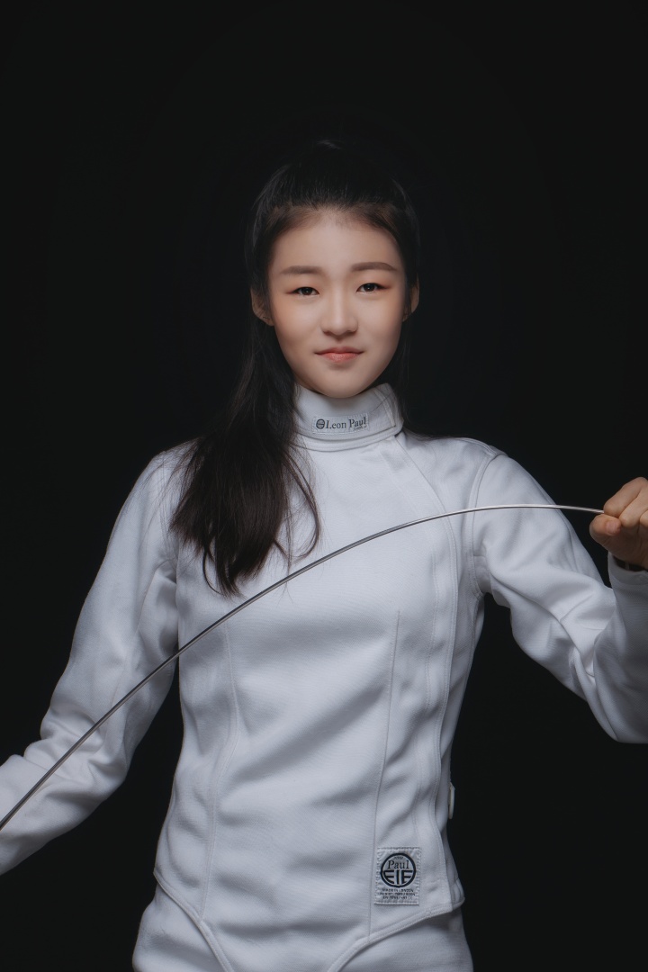 鞍山小将余思涵近况,击剑余思涵身高