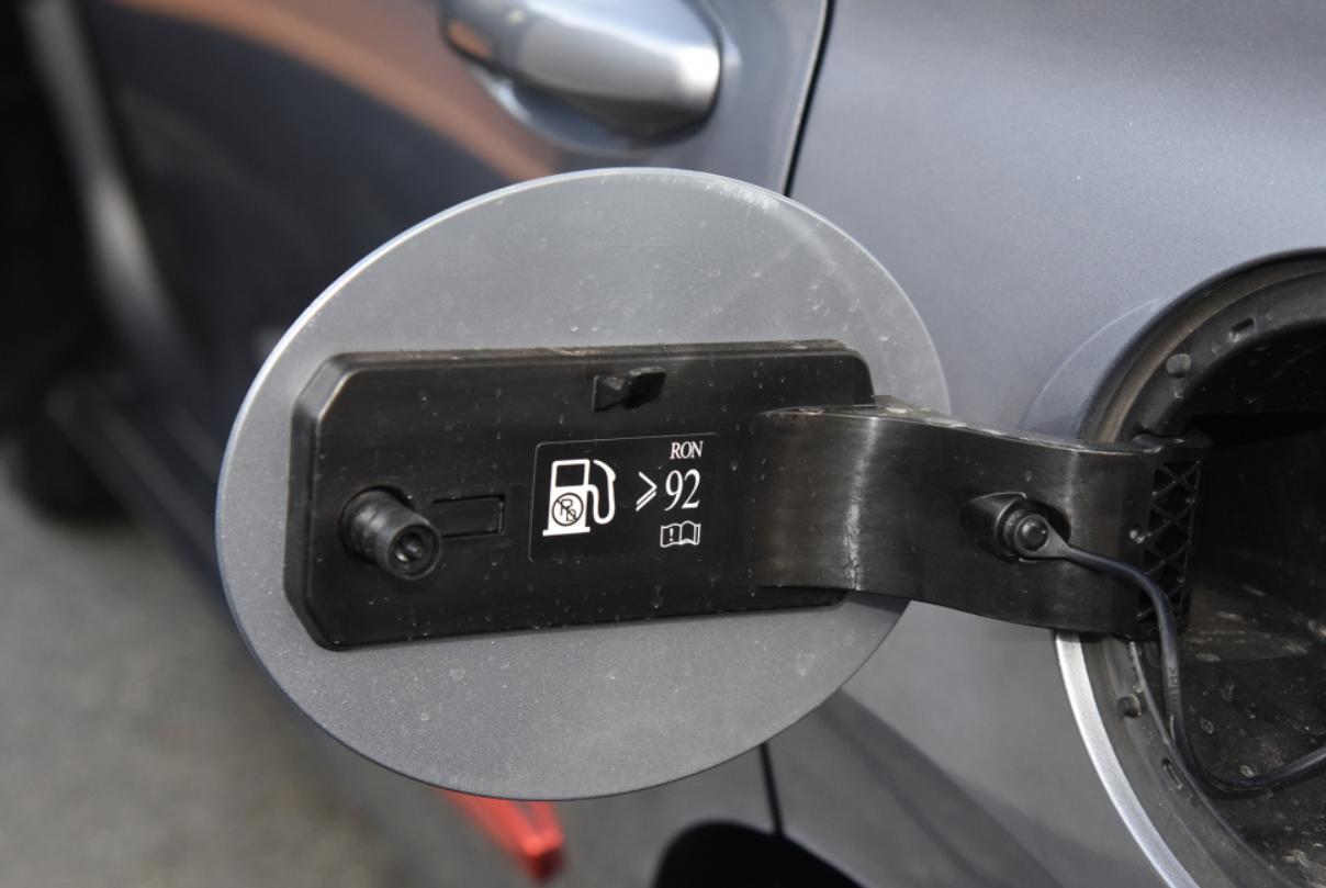 换机油全合成机油多少钱,换机油全合成一般收费多少