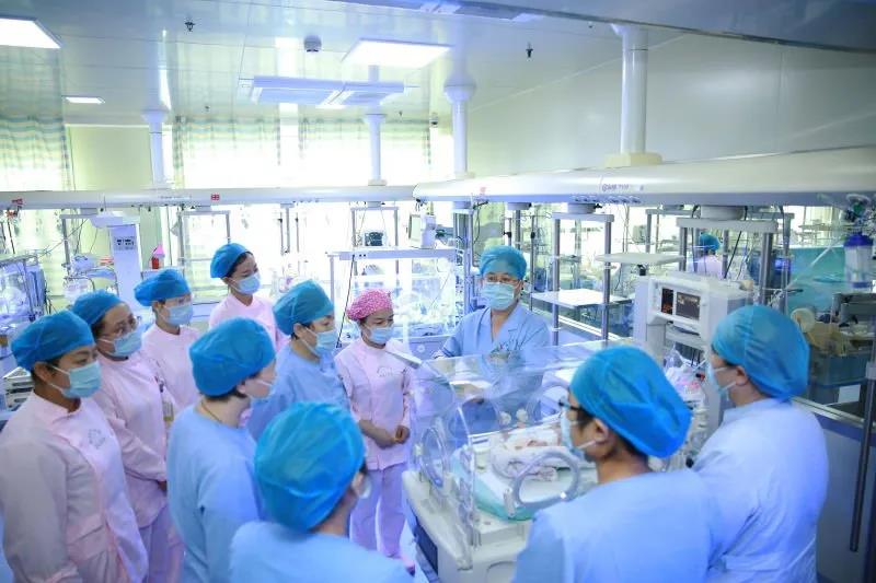 29周胎膜早破出生胎儿,双胞胎孕3月胎膜早破