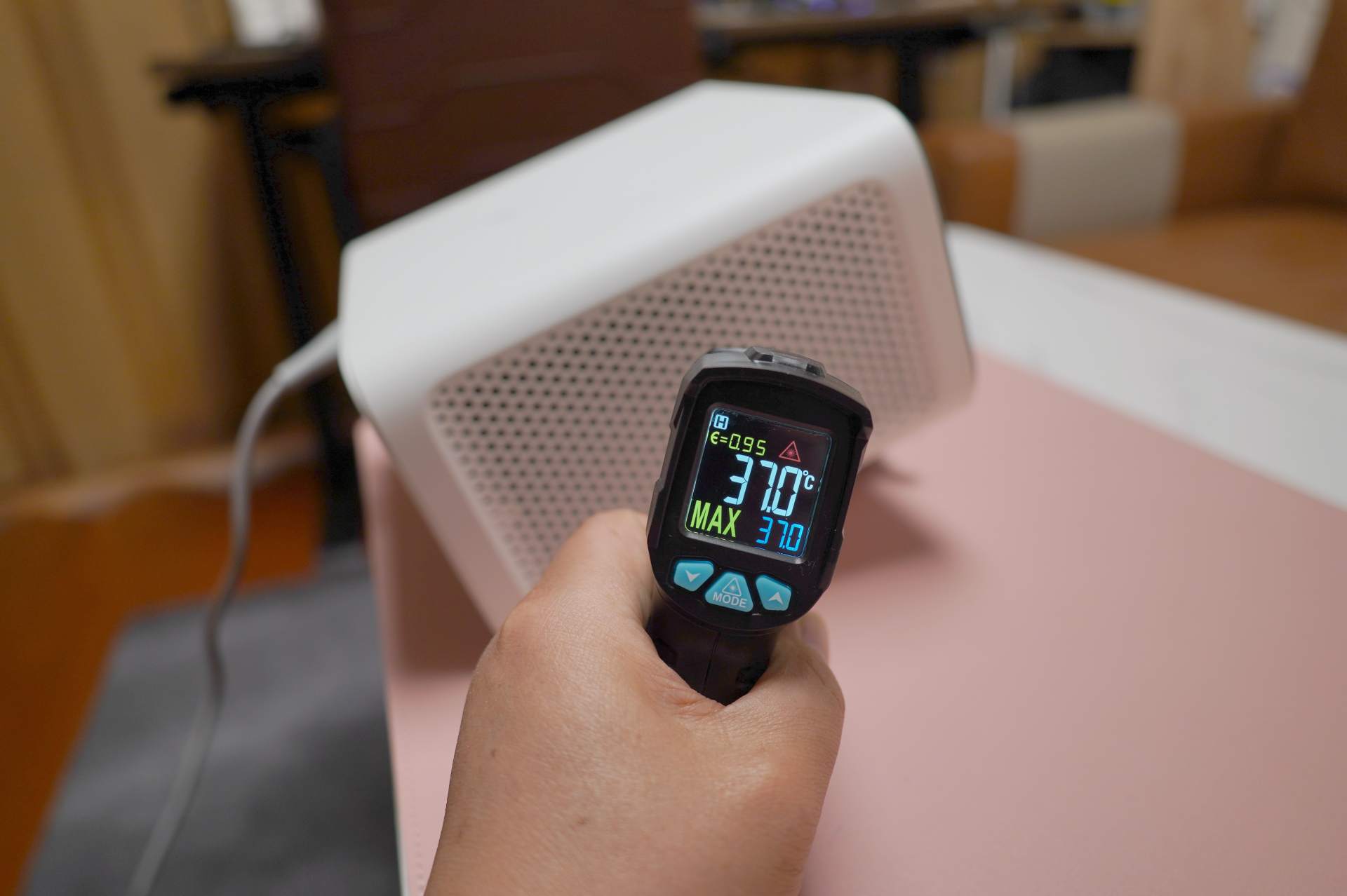 小客厅投影仪安装设计,客厅装个幕布不装投影仪