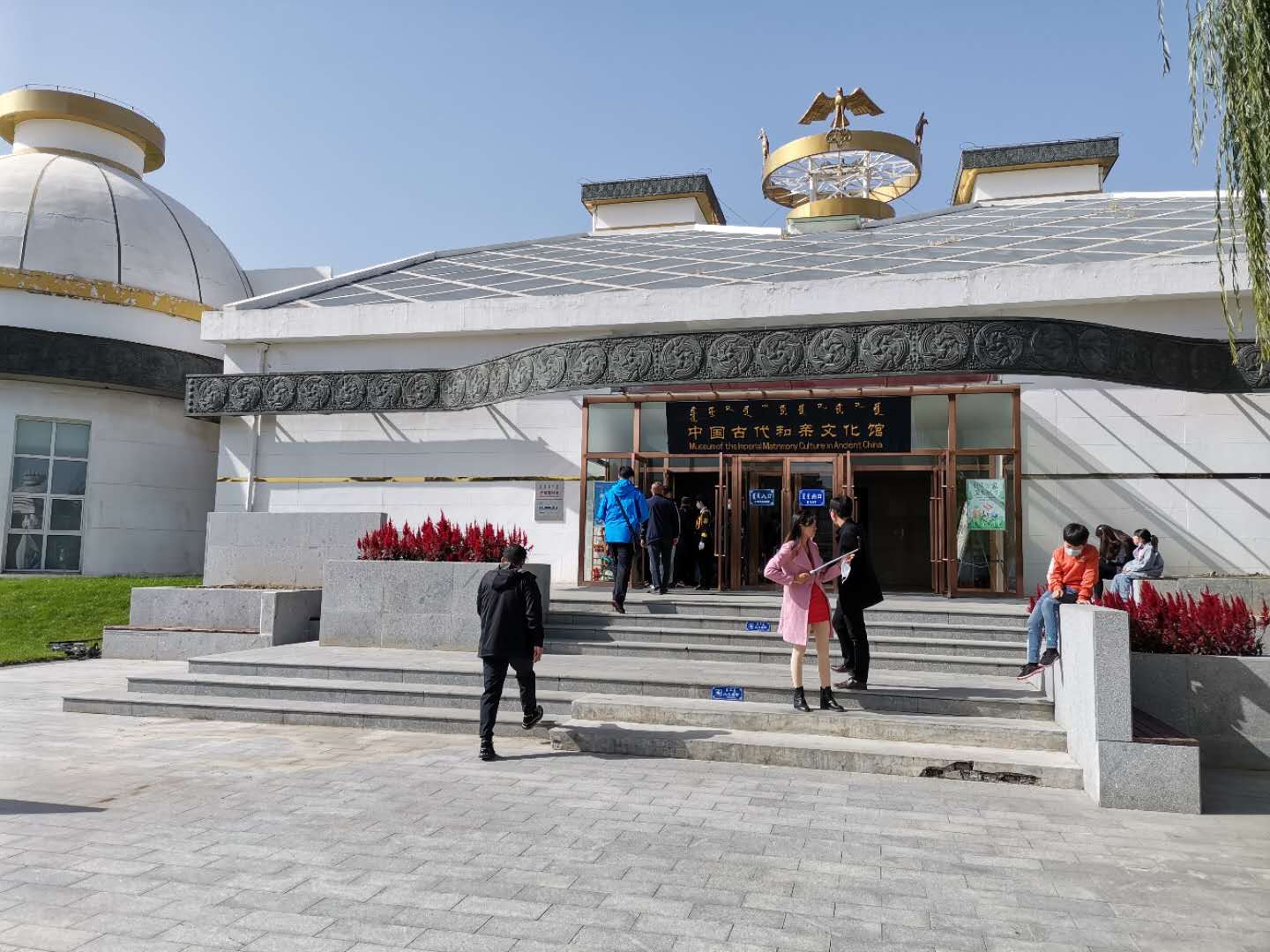 呼和浩特昭君博物院:中外驰名西汉古墓――昭君墓