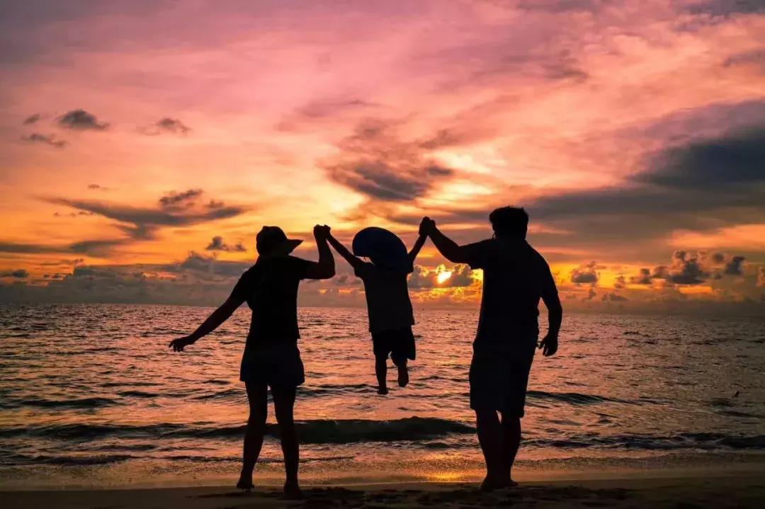 普吉岛雨天游玩攻略视频,普吉岛旅游帆船3天2晚