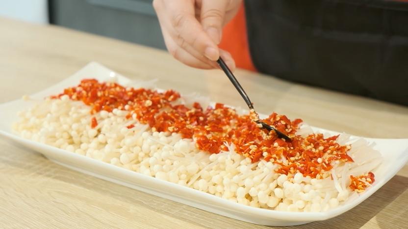 金针菇好吃的做饭方法,金针菇好吃又很辣的做法