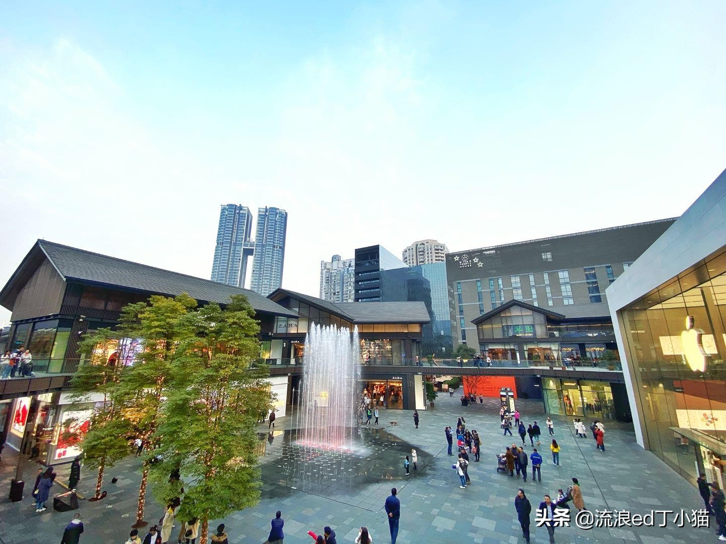 老成都人眼里的“暴发户”城区，境内既有繁华商贸，又有诗和远方