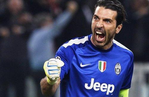 足坛历史前十前锋大罗,罗纳尔多年少成名