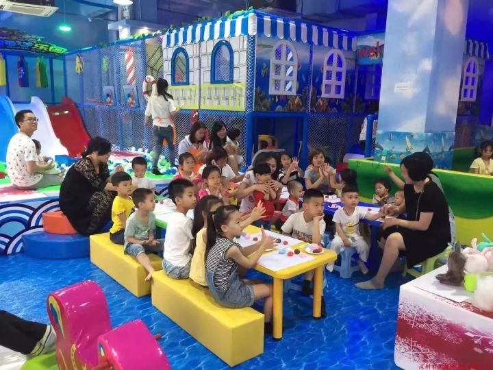 开一家小型儿童乐园多少钱左右,附近游乐场室内儿童乐园加盟厂家