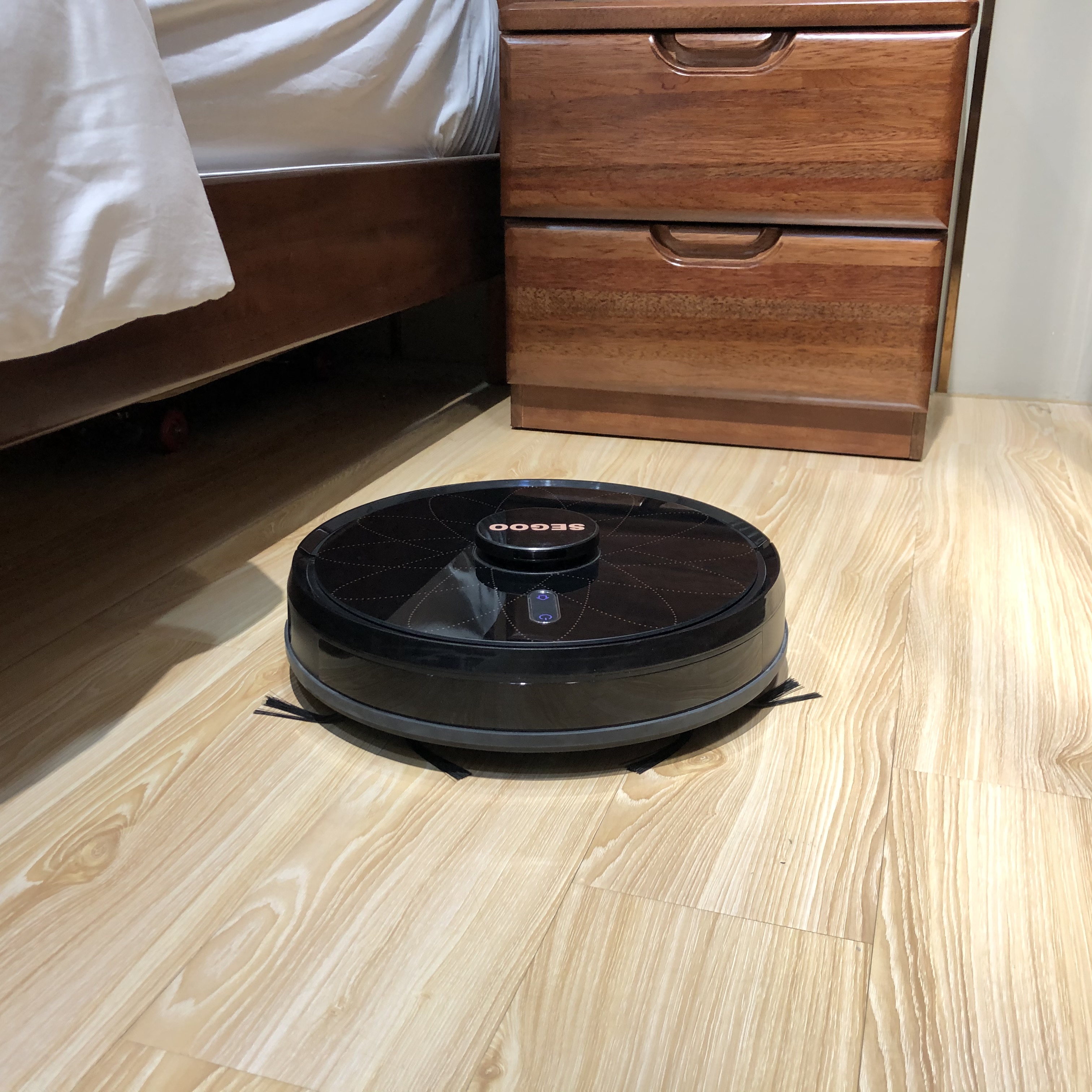 用哪款扫地机器人性价比高一点,扫地机器人性价比低