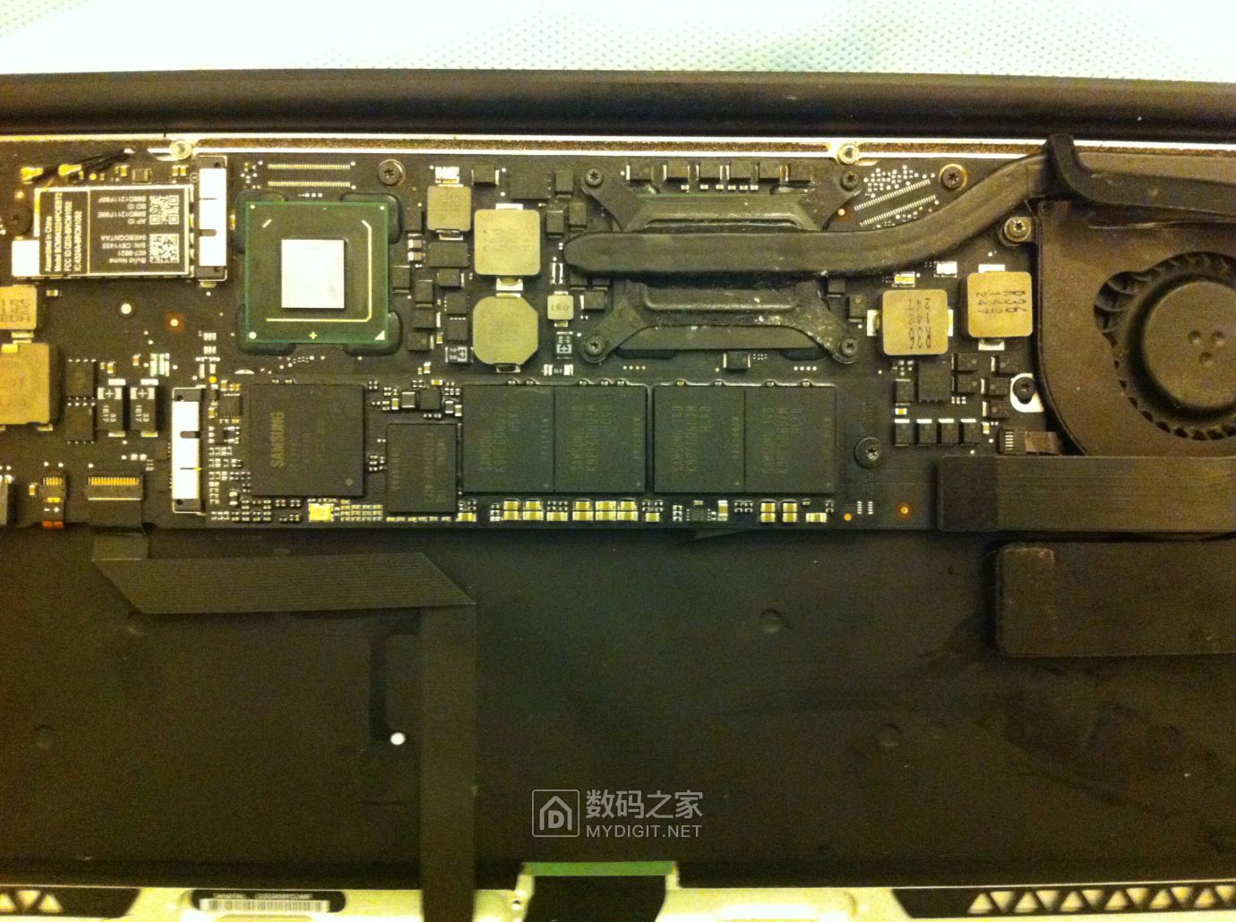 苹果笔记本macbookair7999,苹果笔记本11.6寸macbookaira1370