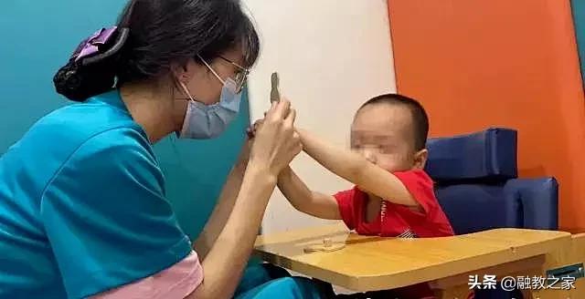 孤独症儿童音乐互动游戏,孤独症孩子游戏训练