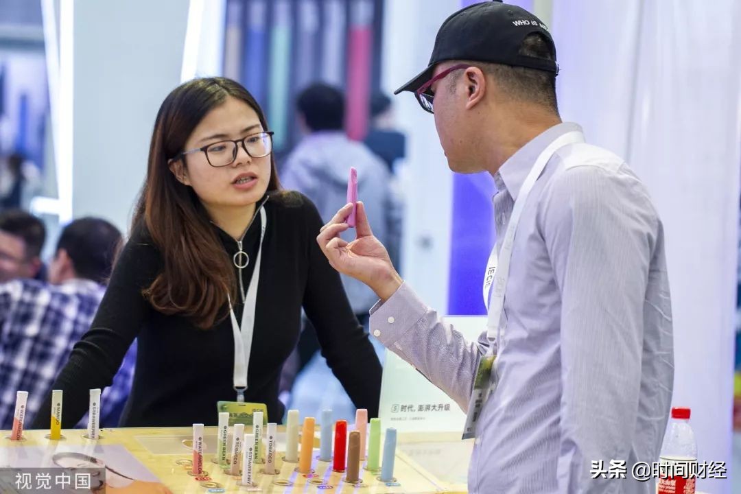 *子烟电**网售禁令33天：有老板因生意锐减转行卖手机壳有人感觉“逃过一劫”