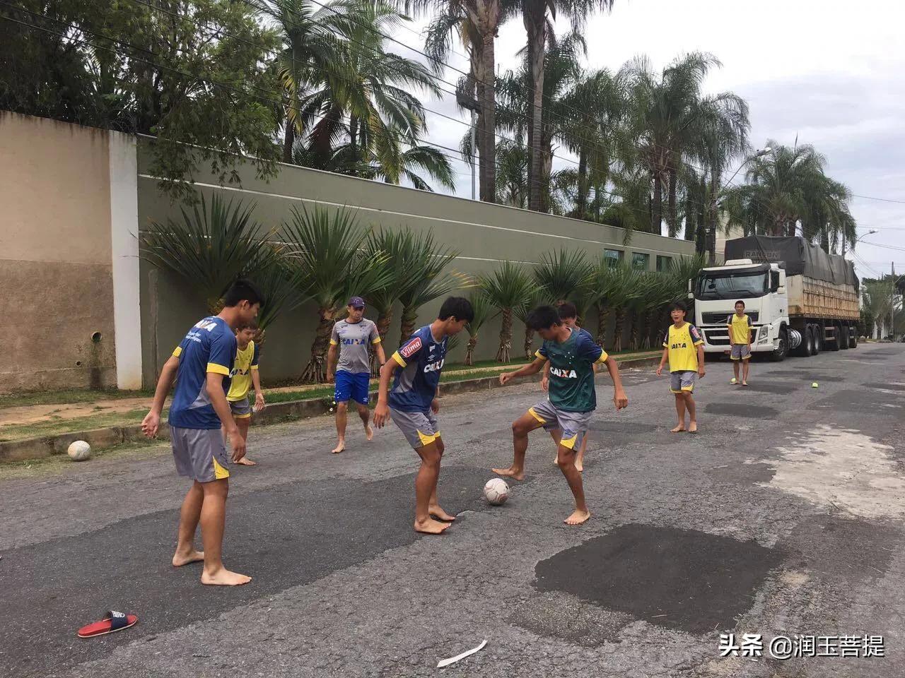 足球巴西队桑巴舞,巴西桑巴表演视频