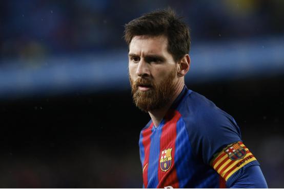 一代传奇永不落幕梅西,梅西还能再拿一次欧冠吗