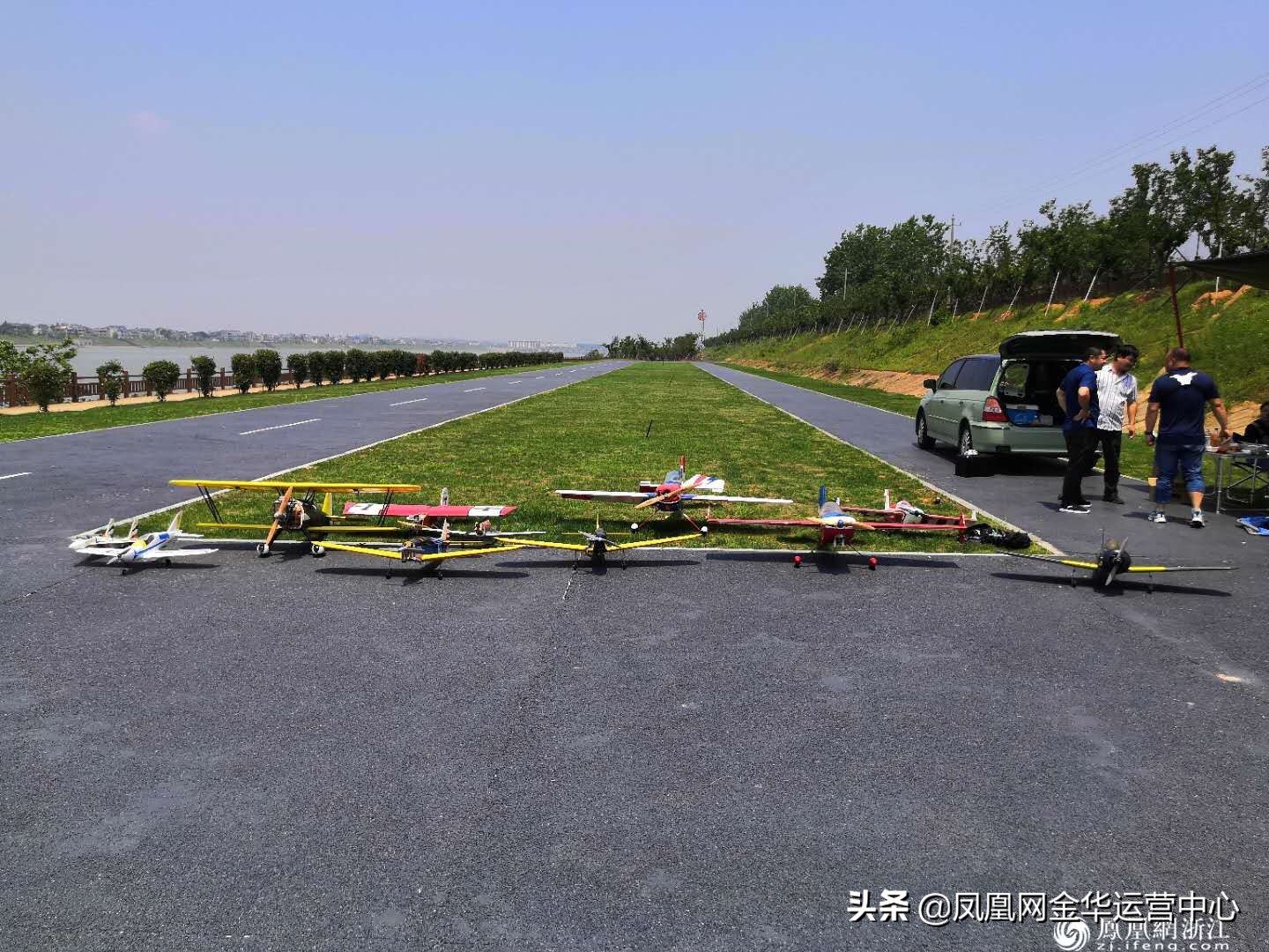 逛老街品美食,逛古街品美食促消费