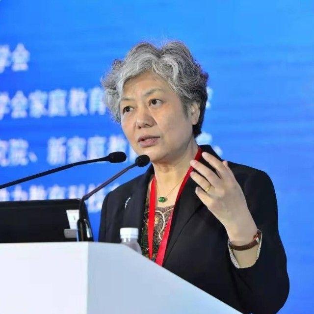 李玫瑾讨好型人格父母暴躁易怒,李玫瑾教授孩子的性格内向