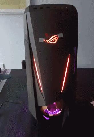 直男什么都可以凑合，但他的电脑必须发光