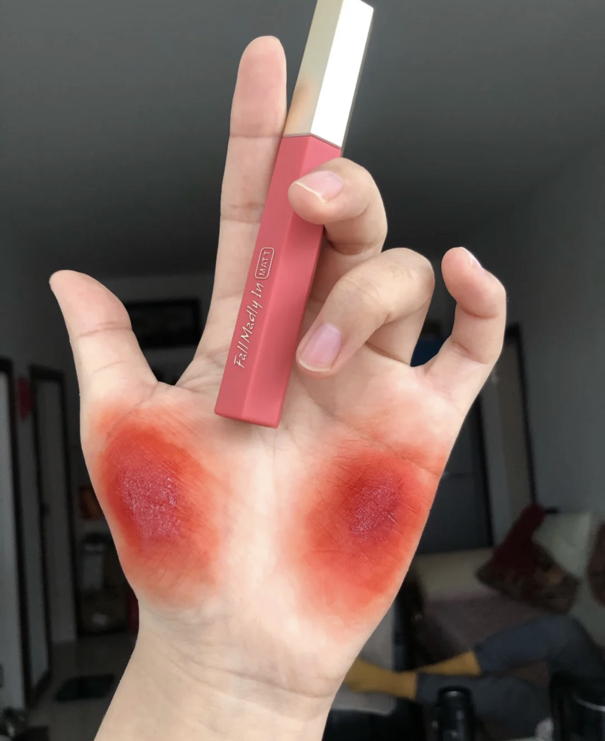 黄皮mm口红图片,黄皮唇纹深的女生适合的口红