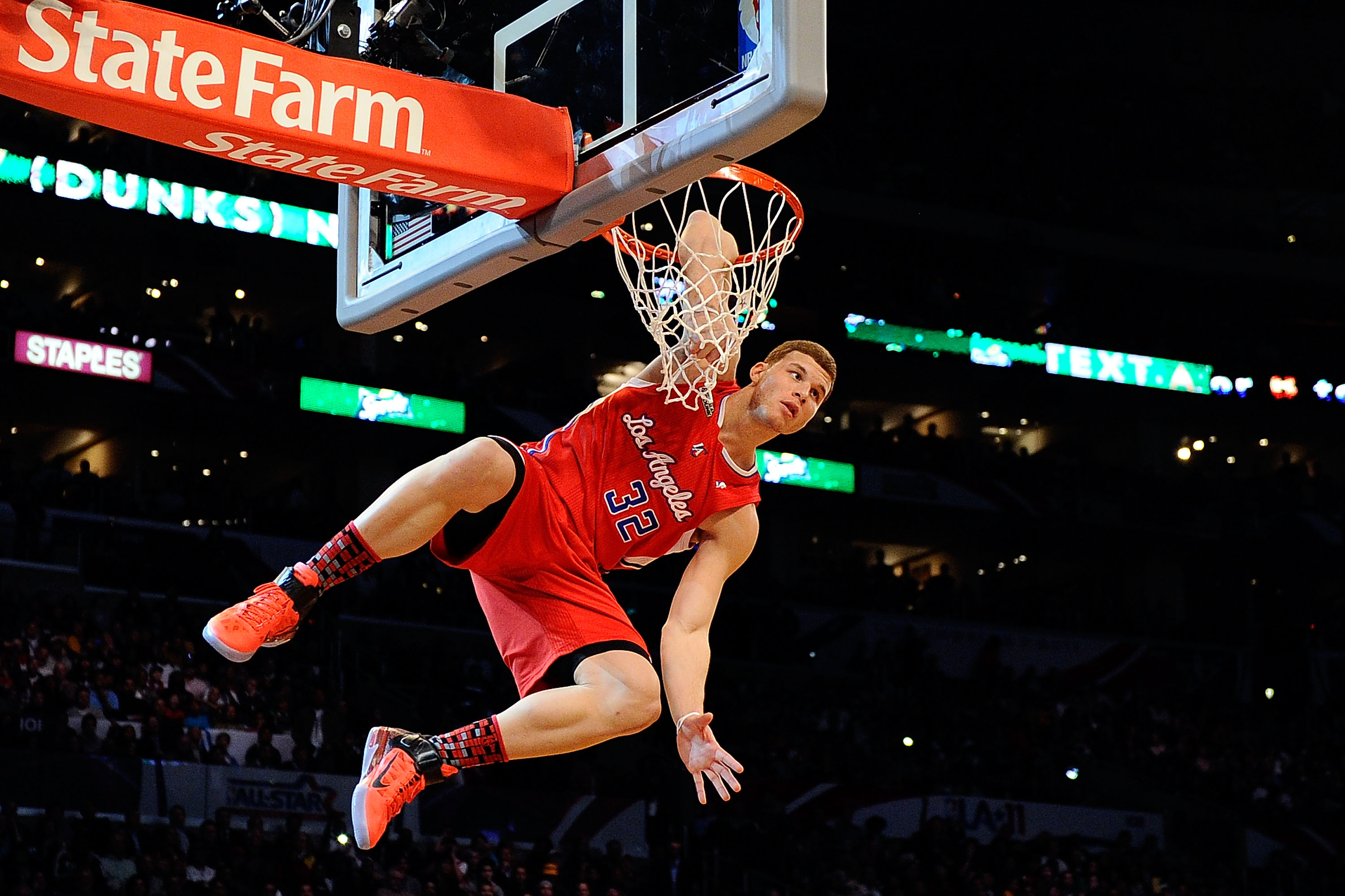 新状元AJ品位满分！不在绿茵场战斗也能追星，选这款鞋挺有深意