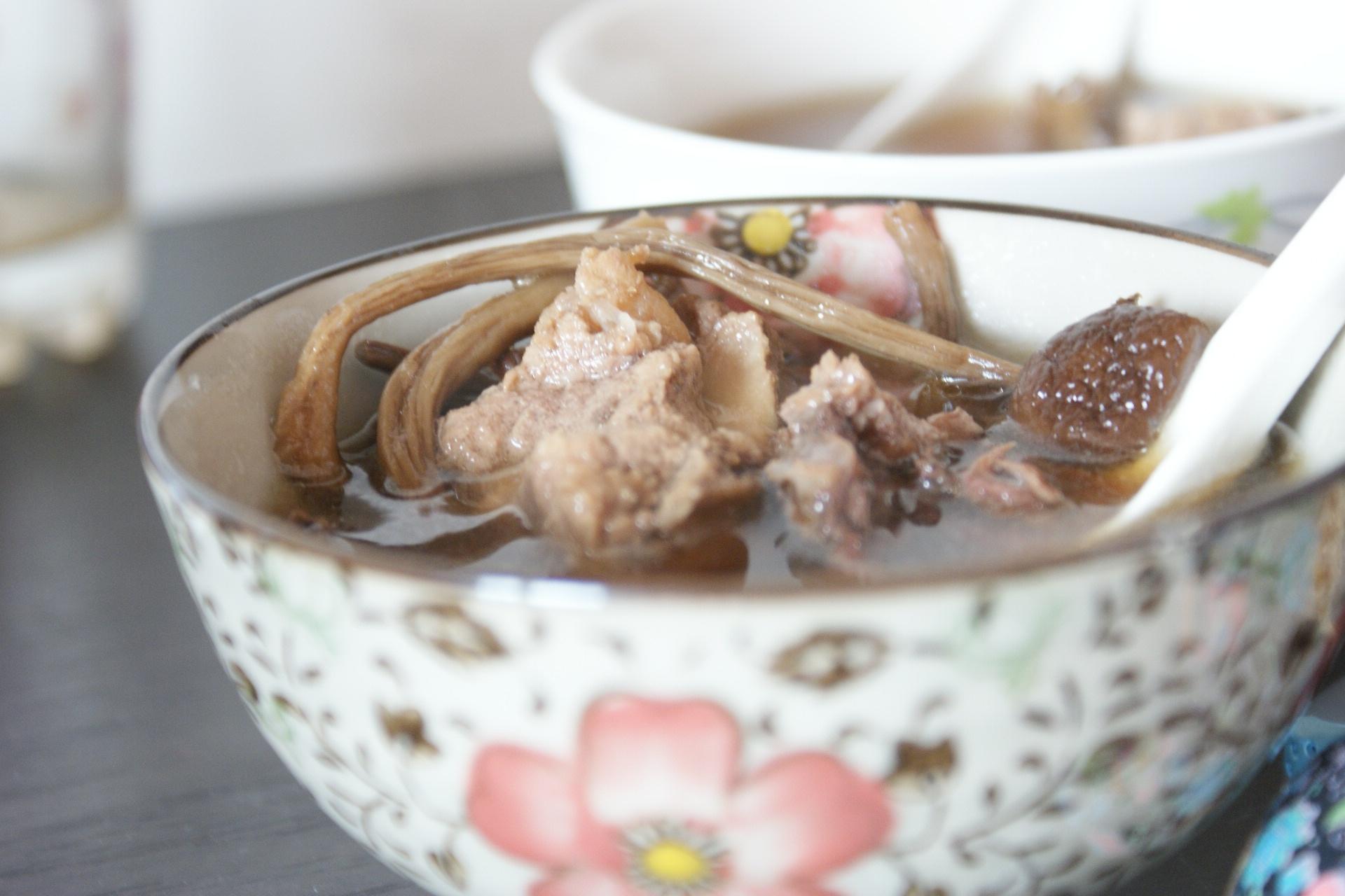 热门大骨汤的家常做法,大骨汤的做法大全集播放