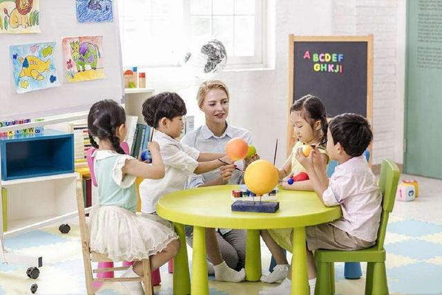 背古诗对孩子的危害,教孩子背唐诗还是宋词好