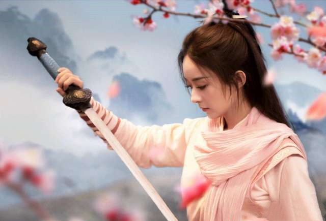 赵丽颖怎么评价李易峰人品,赵丽颖到底是个什么样的人