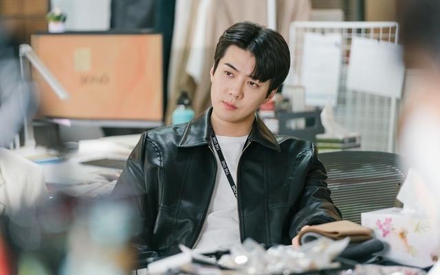 吴世勋新剧造型,吴世勋新剧西装