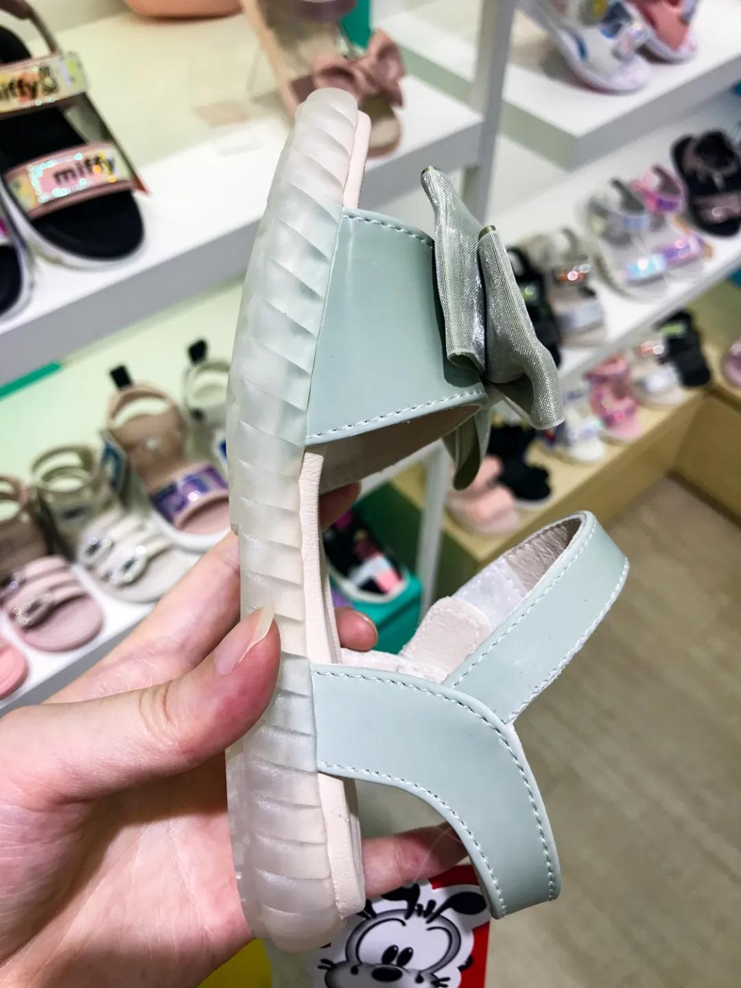 关爱孩子从鞋子开始,关爱宝宝从脚开始