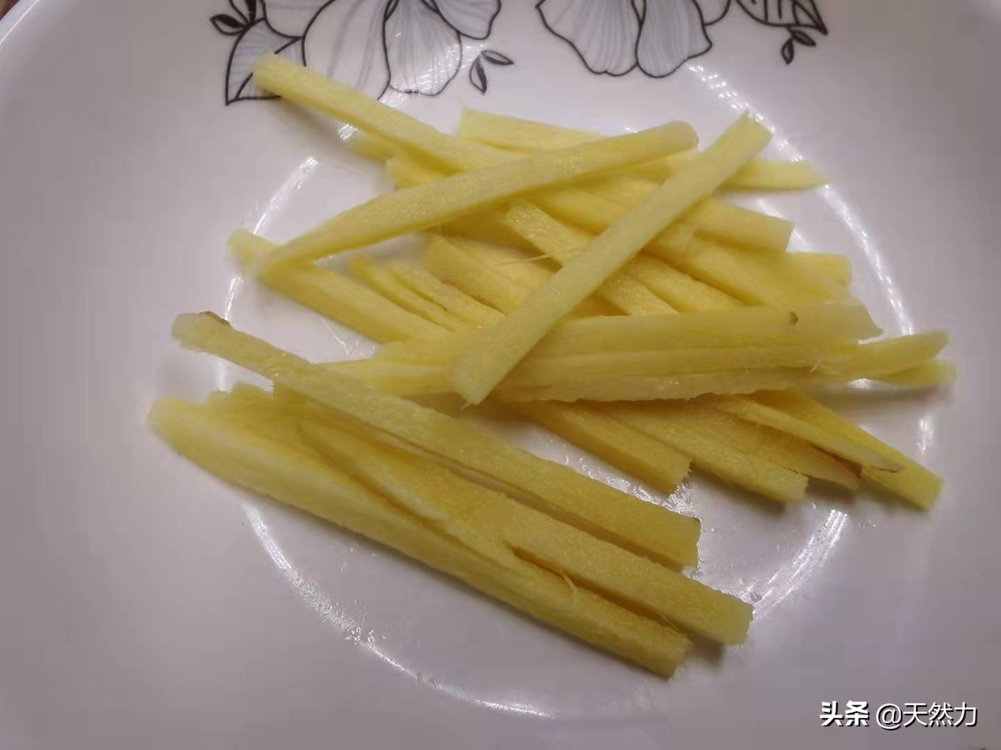 猪肝汤怎么做又嫩又不糊汤,猪肝汤要怎么做才脆爽