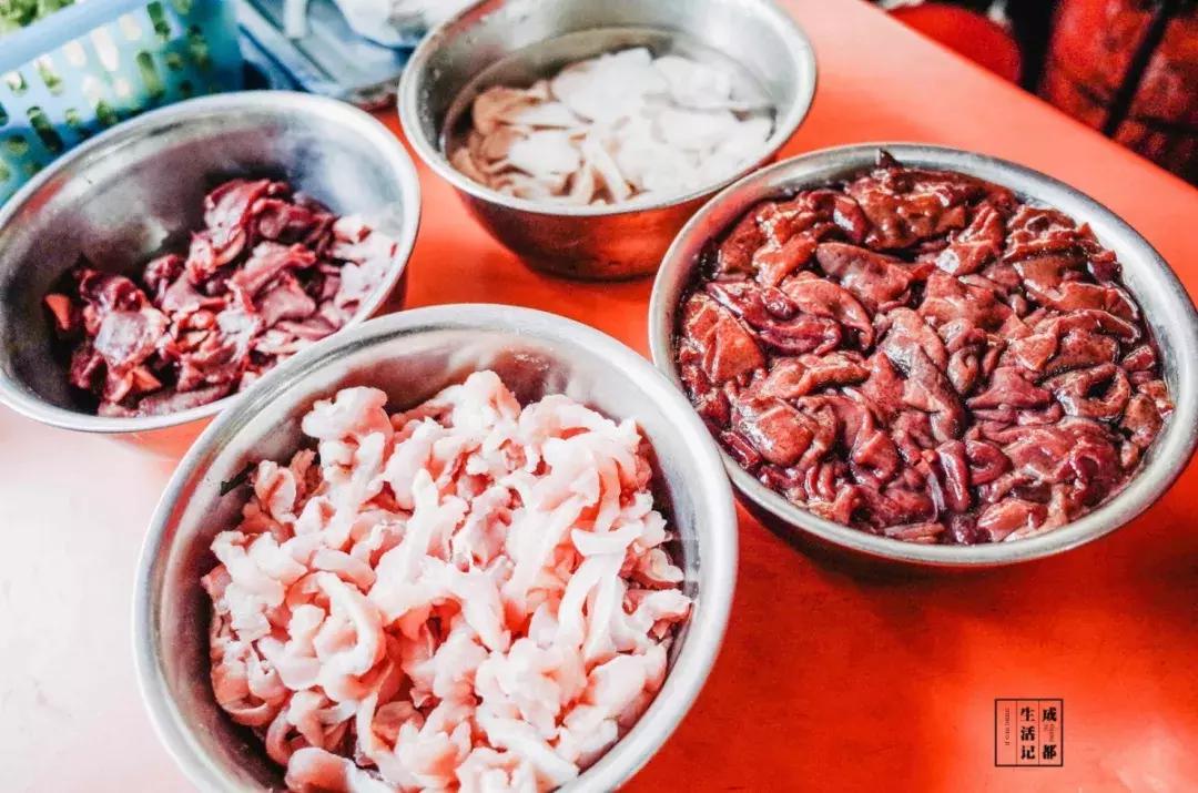 荷花池美食批发市场,荷花池美食街在哪里