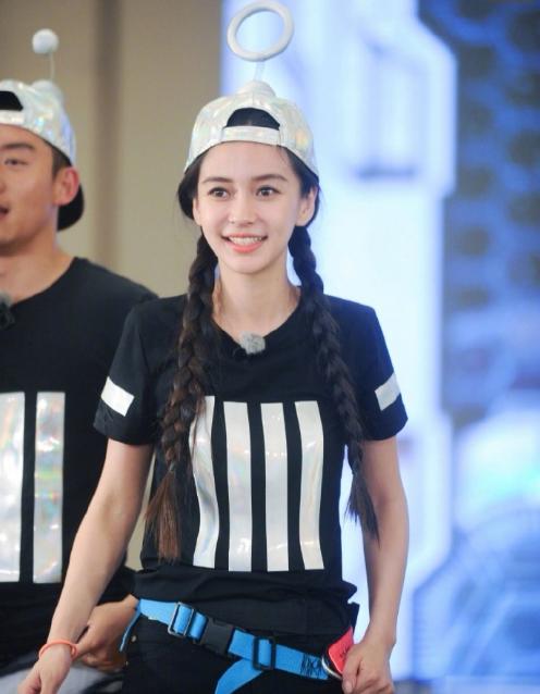 明星都在梳的麻花辫马尾 (哪个女明星的麻花辫惊艳到了你)