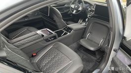 试驾宝马7系740li行政豪华版,宝马7系7402022款