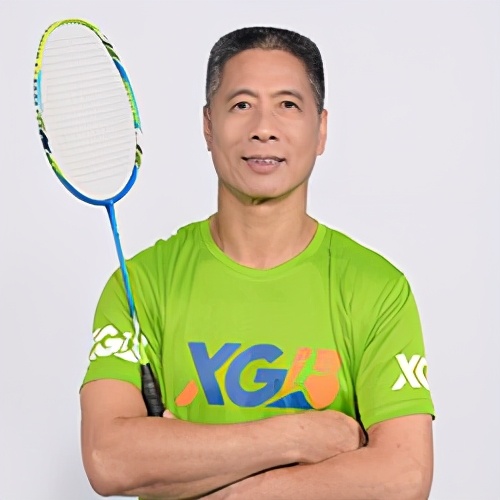 羽毛球手臂外旋还是内旋,内旋和外旋示意图羽毛球