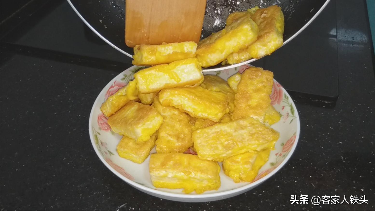 豆腐这样做上桌就抢光味道棒极了,豆腐这么做简直是人间美味