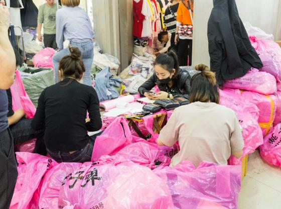 杭州长青跟四季青的女装哪个好,杭州四季青和深圳服装批发区别