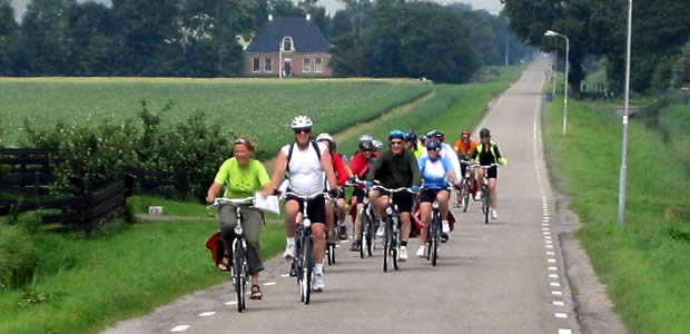 骑自行车有瘾的荷兰人，终于也开始接受小电驴了