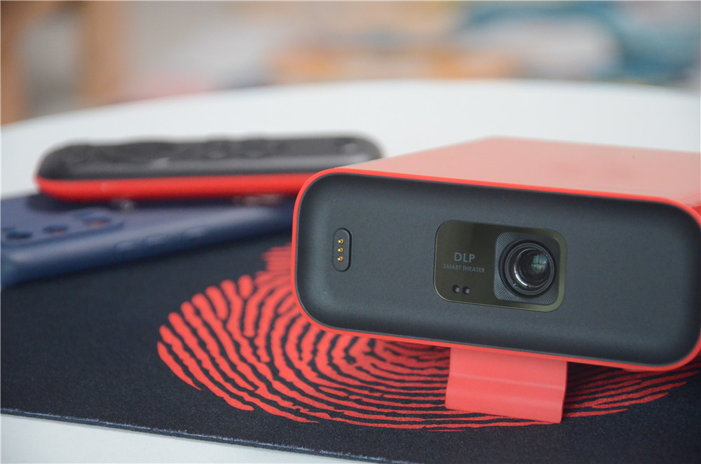 天猫精灵小红盒和小明投影仪,天猫精灵投影仪小红盒2023款测评