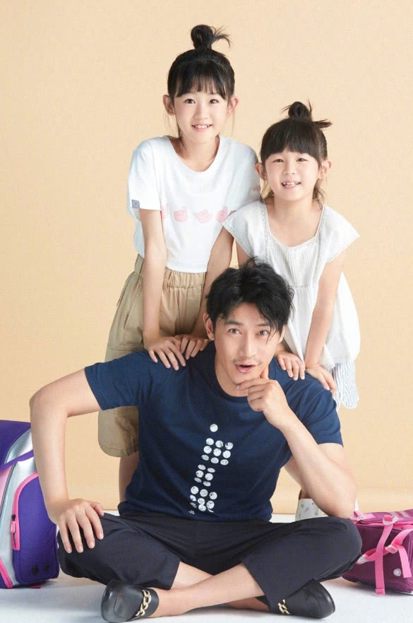 陆毅鲍蕾贝儿全家照,陆毅一家四口贝儿