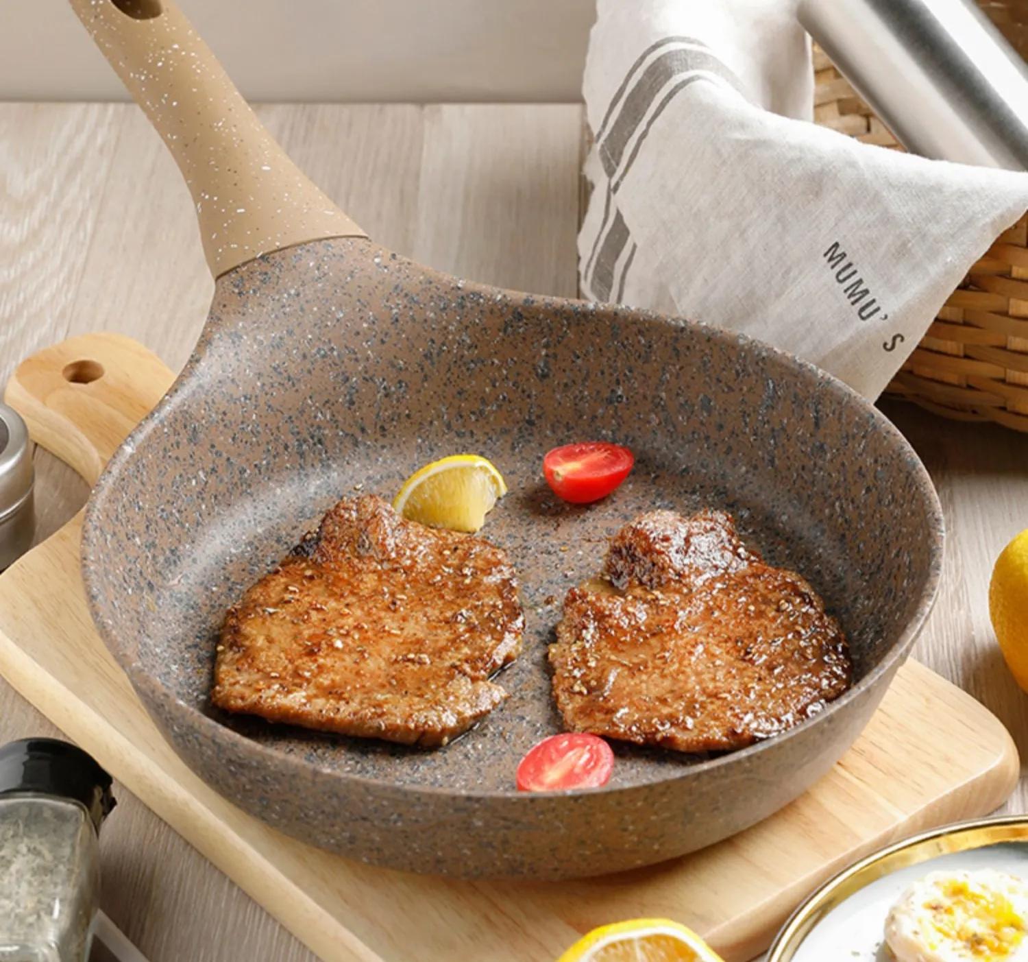 平底锅和麦饭石锅哪个好,平底锅铸铁的好用还是麦饭石好用