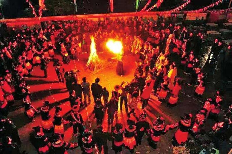 彝族和回族是一个民族吗,彝族是属于什么民族