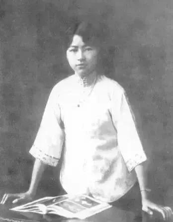 十位称为先生的女性,中国被尊称为先生的十位女性图片