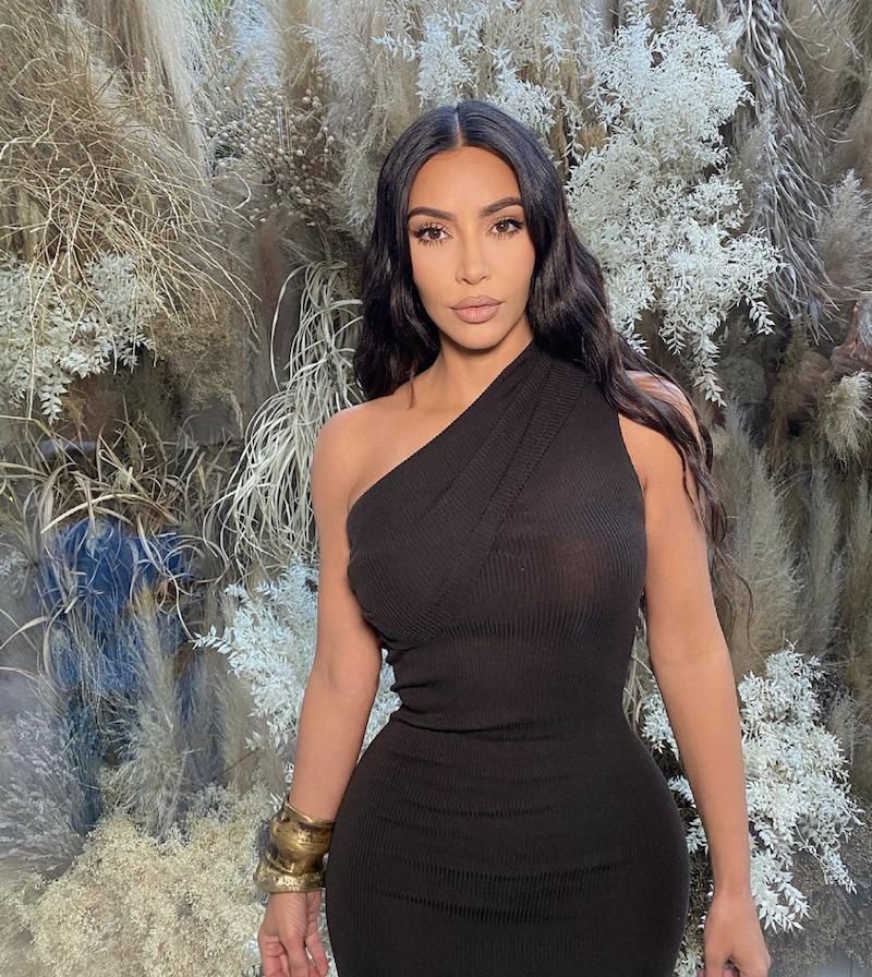 金卡戴珊的内衣品牌为什么能成功,卡戴珊塑身衣skims明星同款