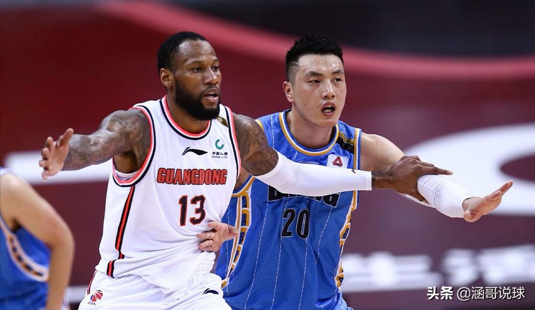 裁判引争议方硕背锅,方硕三分空气犯规