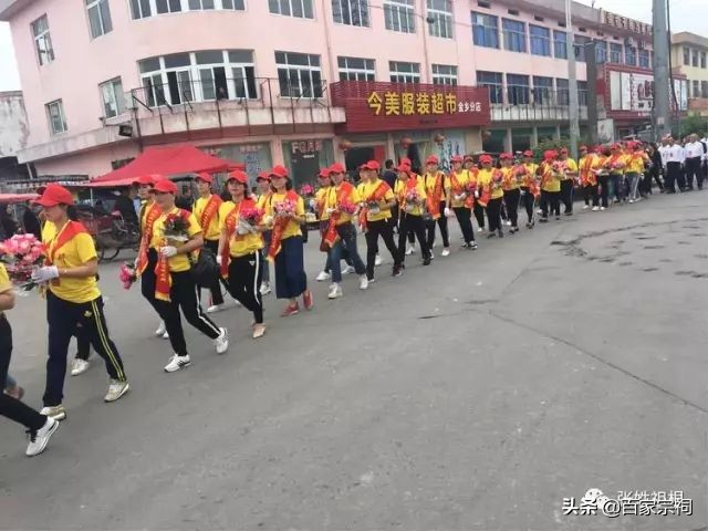 阜南张氏祠堂落成庆典仪式,张氏祠堂唱戏人山人海