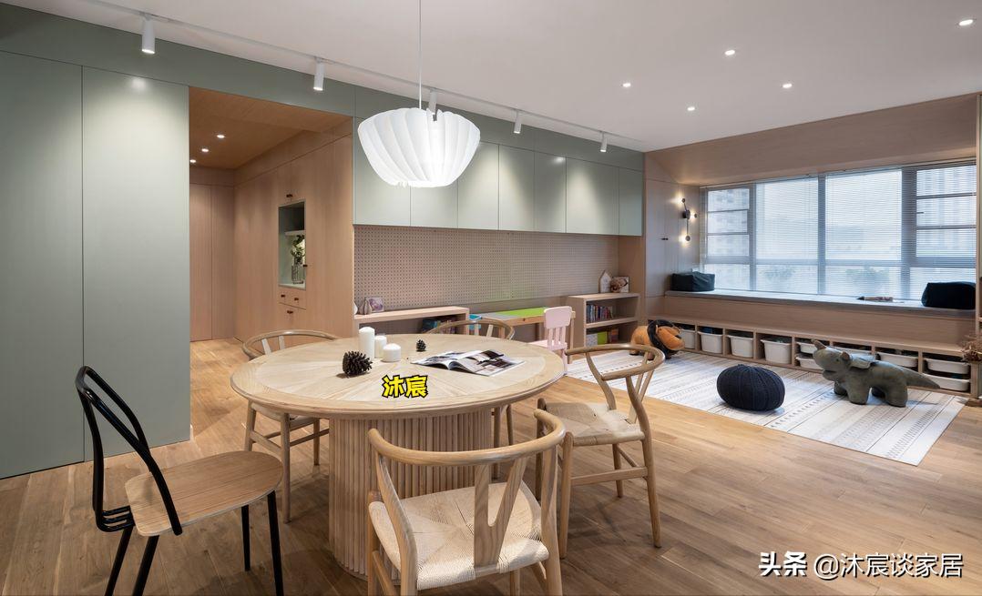 她的新家,告别笨重的家具,让客厅“大”起来!网友:真是学到了