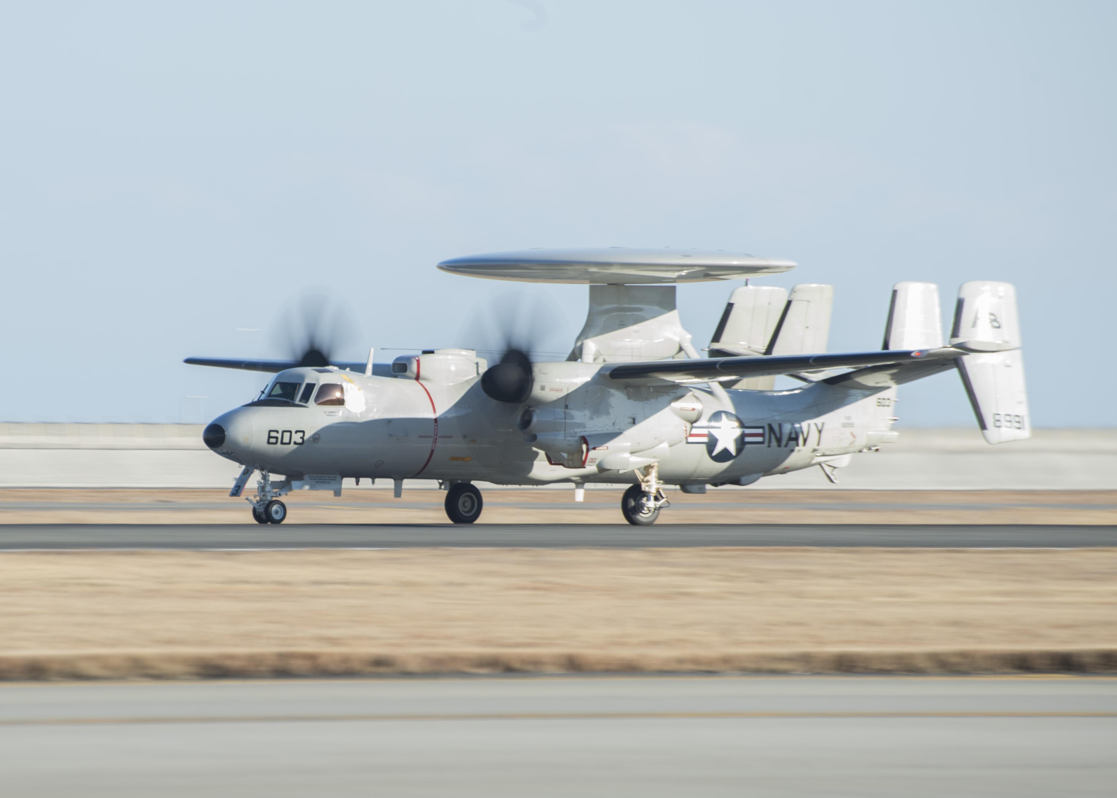 空警600预警机与e2c鹰眼预警机,美军e-2预警机