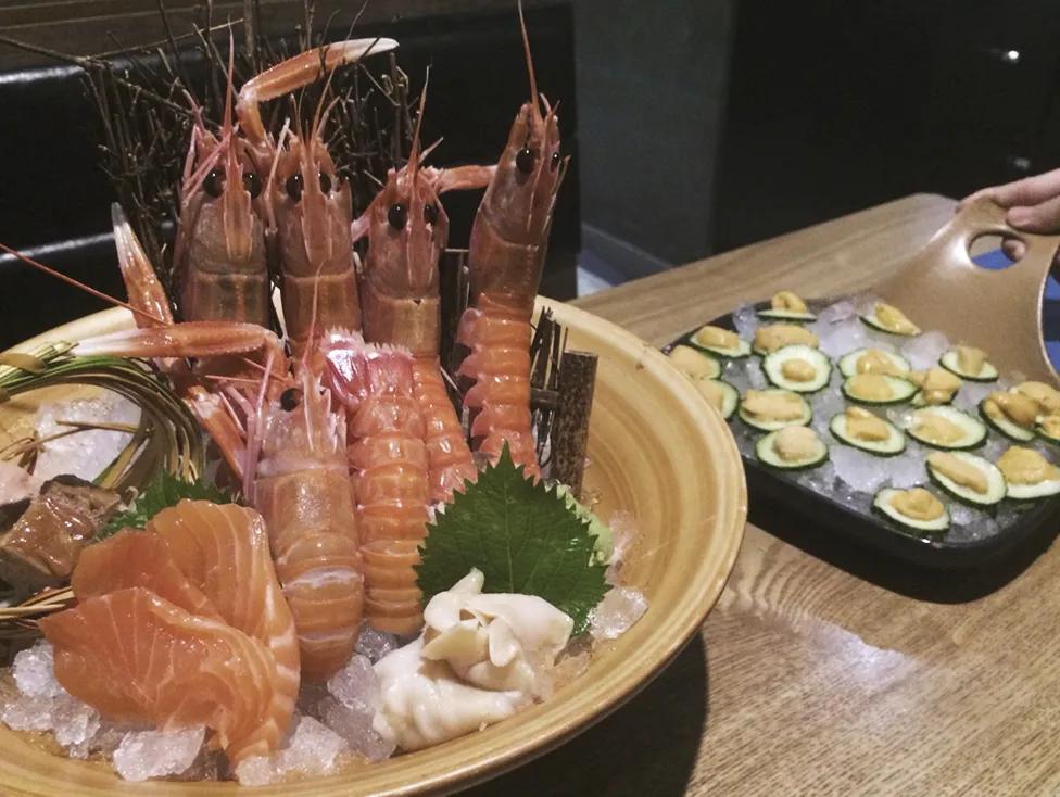 只要思想自由,只要开心坐在家里也可以周游世界