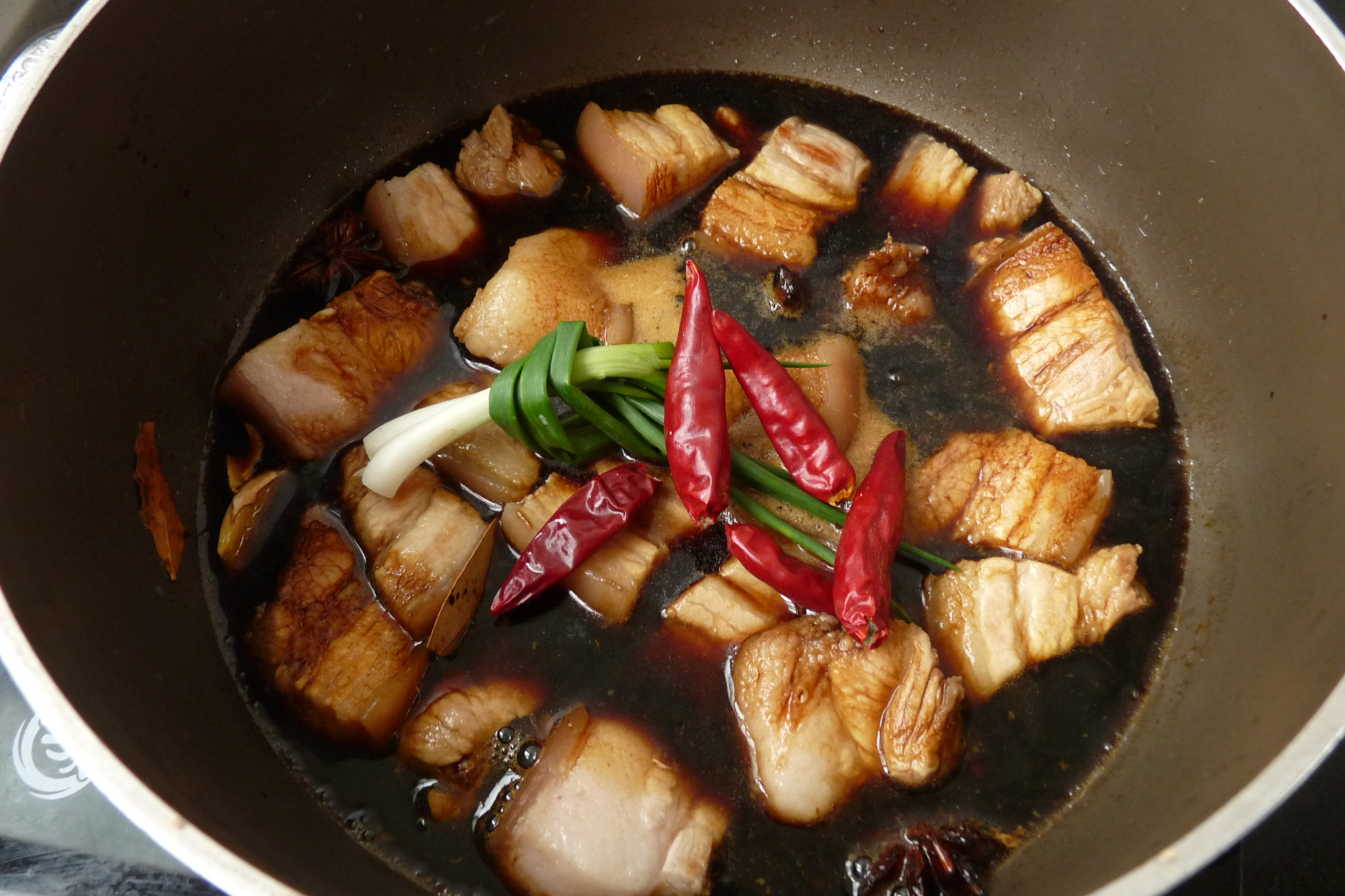 做红烧肉用冰糖还是白砂糖,红烧肉炒糖色用白糖还是冰糖